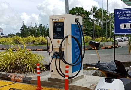 A ESTAÇÃO DE CARREGAMENTO NKR ADC EV FOI INSTALADA NA MALÁSIA POR NOSSOS CLIENTES